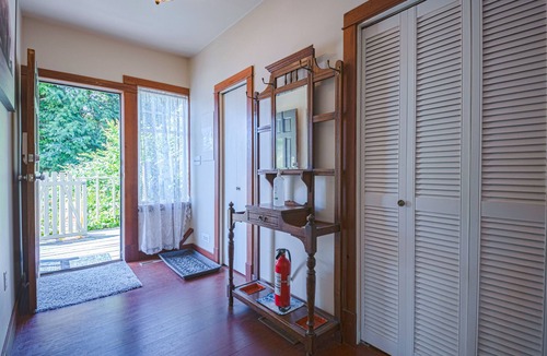 Gibsons House | Iconic Waterfront 3-Story Home with Views in Gibsons BC, Sleeps 16