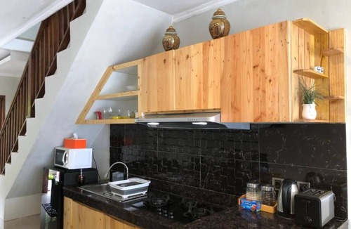 Bedugul Cabin | BUYAN LODGE 3-bedroom lodge in marvelous Lake Buyan