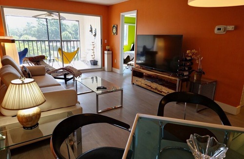 North Trail Apartment | Ideal 2-bed/2-bath condo at Whitaker Bayou.