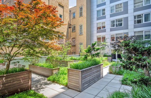 Downtown Brooklyn Apartment | Ideal Downtown BK 2BR w/Elevator & Lounge, near groceries, by Blueground