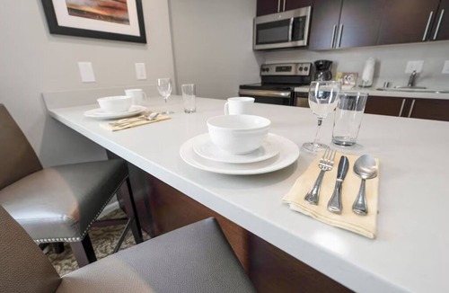 Newark Hotel | Ideal for Bay Area Explorations – Suite w/Free Breakfast