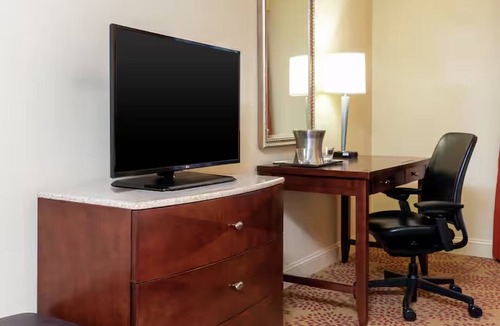 Grand Rapids House | Ideal for Groups: 3 Relaxing Rooms w/Comfy Beds, Airport Shuttle & Pool Access