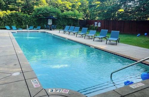 Arcadia Apartment | Ideal for long stays w/2 king beds, gym & pool