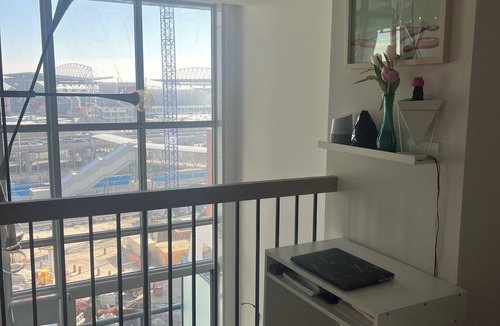 Niagara Condo | Ideal for World Cup fans!Luxury loft in Liberty Village with view of BMO stadium