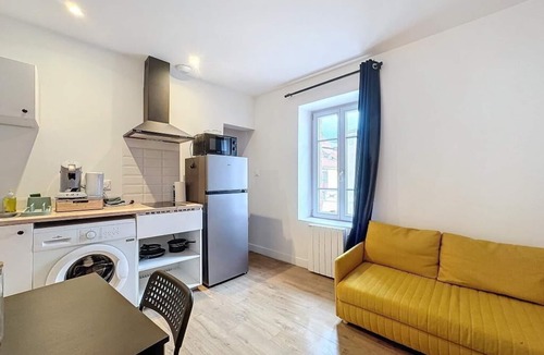 Sablon - Trudaine Apartment | Ideal group building - Near train station (19 people)