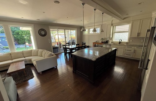 White Rock House | Ideal home for visiting White Rock & Greater Vancouver region