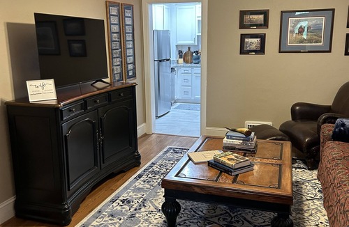 Gettysburg House | IDEAL LOCATION DOWNTOWN-groups&families! Living rooms on 3 levels-ADA accessible