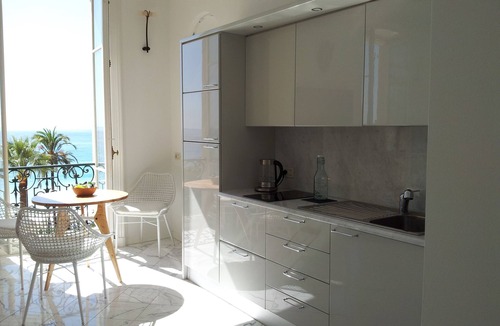 Old Town Apartment | Ideal location, magnificent studio, great sea view, in an old palace with park