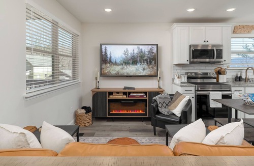 Lookout Valley Neighborhood Association House | Ideal Location & Mountain Views: Chattanooga Home!