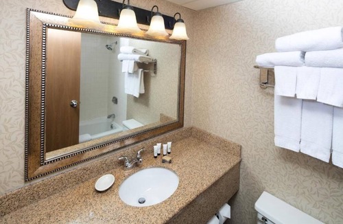 Kalispell House | Ideal Location! Onsite Pool, Free Parking, Minutes to Hockaday Museum of Art!