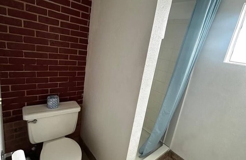 Longview Hotel | Ideal Longview Stay Near Shopping Centers + Easy Medical Center Access l 2 Rooms