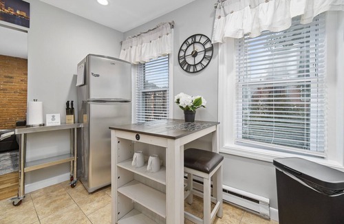 North End Apartment | Ideal North End 1brm Central To Everything