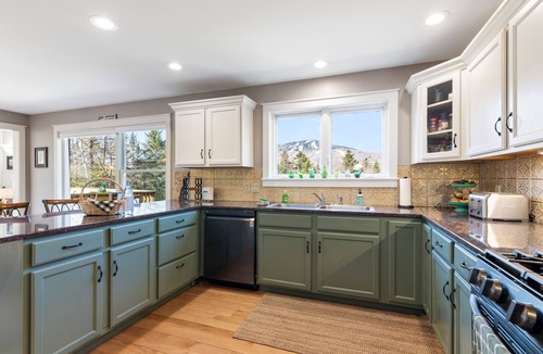 West Dover House | Ideal summer getaway! Comfortable home two minutes from Mount Snow!