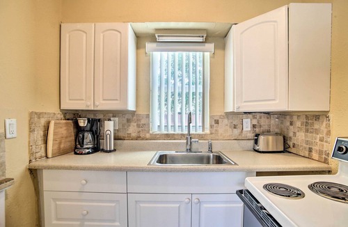 Pompano Beach Cottage | Ideally Located Abode w/Gazebo in Pompano Beach!