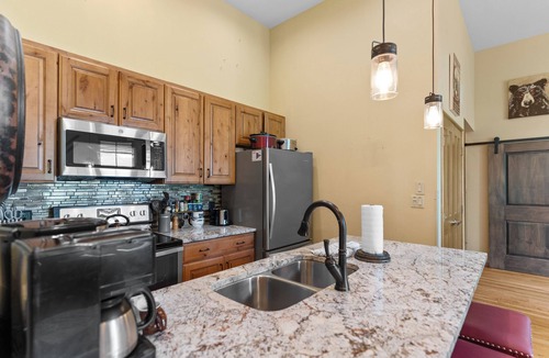 River Run Condo | Ideally Located Condo in River Run Village w/Gondola Views & Close to Shops!