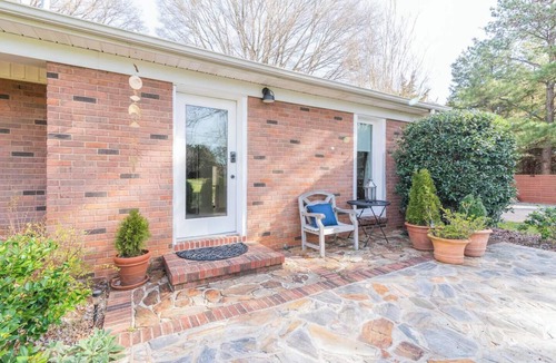 Matthews House | Idlewild Studio: Scandinavian studio just 20min to uptown