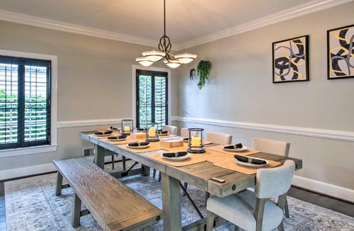 Columbia House | Idyllic Colonial Home - Walk to USC Campus!