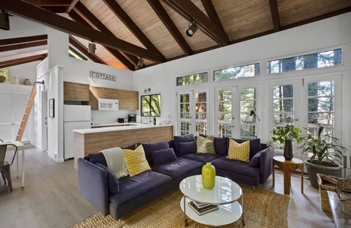 Tamalpais-Homestead Valley Cottage | Idyllic Mill Valley cottage next to Muir Woods