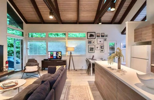 Tamalpais-Homestead Valley Cottage | Idyllic Mill Valley cottage next to Muir Woods
