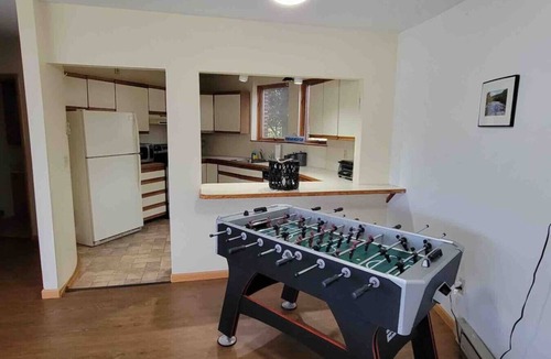 Windham House | Idyllic Mountain Stay Hot Tub, Wood Stove, Games
