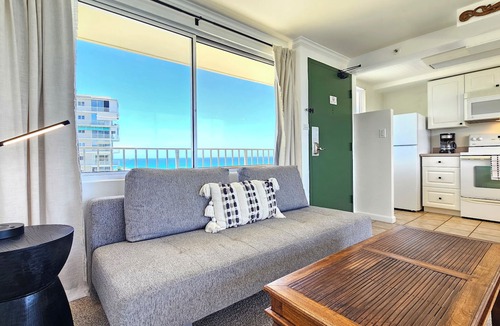 Diamond Head - Kapahulu - St. Louis Apartment | Idyllic Ocean Views from 12th floor 1 Bedroom Suite with Full Kitchen