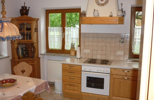 Munchen District House | Idyllic, spacious country house in a hamlet location southeast of Munich