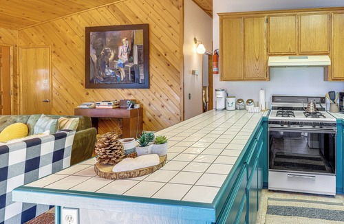 Idyllwild Cottage | Idyllwild Cabin w/Deck & Tahquitz Peak Views