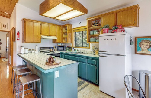 Idyllwild Cottage | Idyllwild Cabin w/Deck & Tahquitz Peak Views