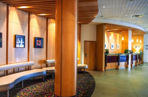 Red Deer Hotel | iHOTEL & Conference Centre Red Deer