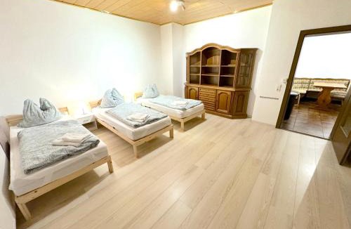 Oberteisbach Apartment | II Apartment Dingolfing Ferienwohnung Kronwieden II