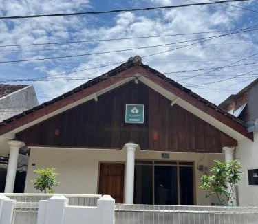 Kalipuro House | Ijen Transito 2 HOMESTAY