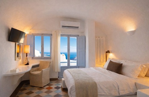 Fira Hotel | Ikastikies Suites