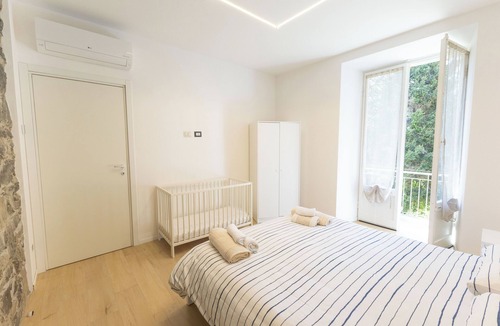 Como Apartment | [Il Giglio] - 10 Minutes from the Duomo, Free Parking