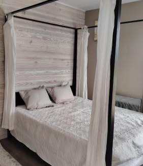 La Garde-Adhemar House | Il gioiello