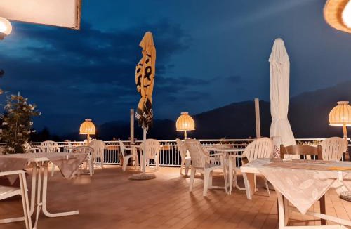 Civenna Hotel | IL MIRABEAU