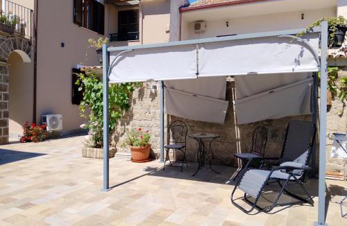 Castel Morrone Bed & Breakfast | Il Ponticello