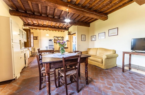 Badicorte Apartment | "Il Querciolo" Apartment "Frutteti" for 8+2 people in a farmhouse in Valdichiana (Arezzo)