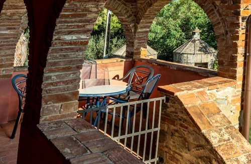 Badicorte Apartment | "Il Querciolo" Apartment "Frutteti" for 8+2 people in a farmhouse in Valdichiana (Arezzo)
