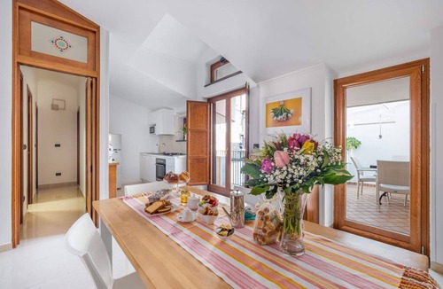 Vico Equense Apartment | 🌸 Il Tulipano – Elegance and Tradition in the Heart of Vico Equense