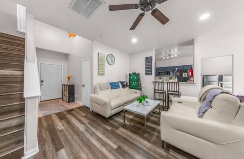 Greater Fondren Southwest House | Ile Ayo - BR with Shared Bathroom in a Co-Living Home (1)