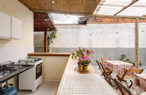 Centro Comercial House | Ilhabela apartamento passos da praia