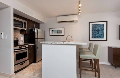 Waikiki Hotel | Ilikai Hotel & Luxury Suites