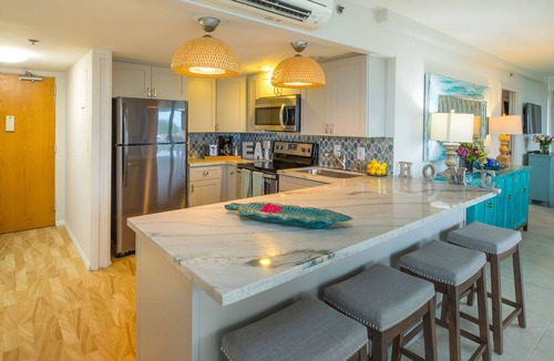 Waikiki Apartment | Ilikai Luxury Suites