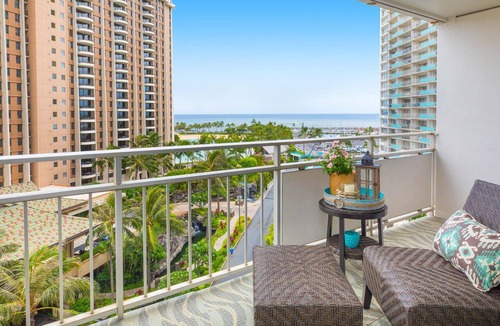 Waikiki Apartment | Ilikai Luxury Suites