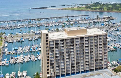 Waikiki House | Ilikai Marina 899