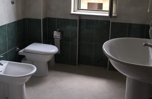 Ardore Marina Apartment | Illuminated fresh clean new beach house