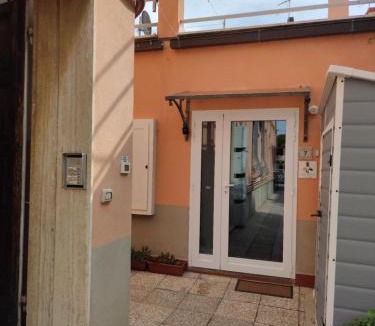 Rosignano Solvay Apartment | IlMareaDuePassi Guest House