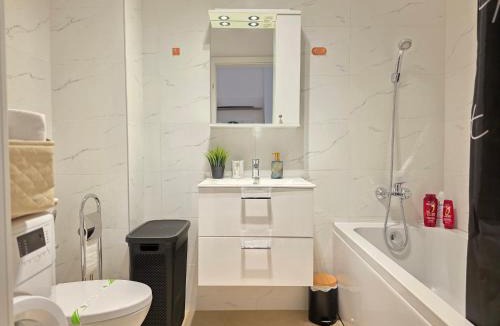Chiajna Apartment | Image Travel Studio - Militari Residence - Chiajna