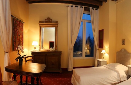Beaumont-Sardolles House | Imagine yourself in an atmosphere of the old nobility of France.