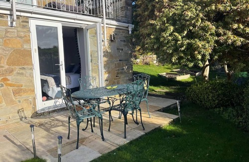 Brighouse Apartment | Immaculate 1-bed Studio With Outside Patio